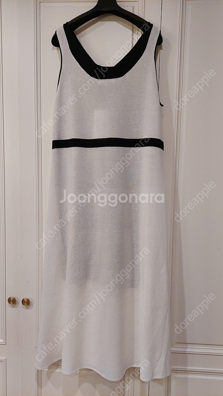 한섬 더캐시미어 [새옷]컬러 라인 포컷 니트 드레스--3