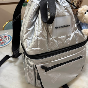 아프리콧 스튜디오 백팩(실버)