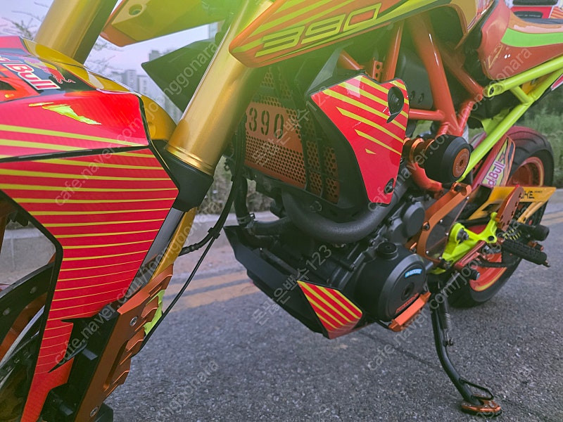 1of1 world KTM Duke390 풀튜닝 듀크 팝니다.(듀크390)/무꿍/무판/무칠 키로수민트 이미지