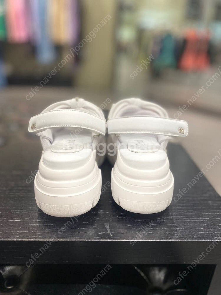 한섬 팸셀 90% 오즈세컨 크리스탈 리본 플랫폼 샌들 240 (온앤온 지고트 지컷 보브 나이스클랍 쥬크 씨씨콜렉트 ...--2