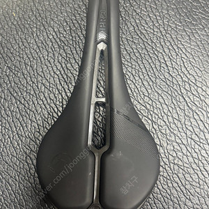 시마노 PRO 터닉스 팀 AF 카본 레일 자전거 안장 142mm 판매합니다.