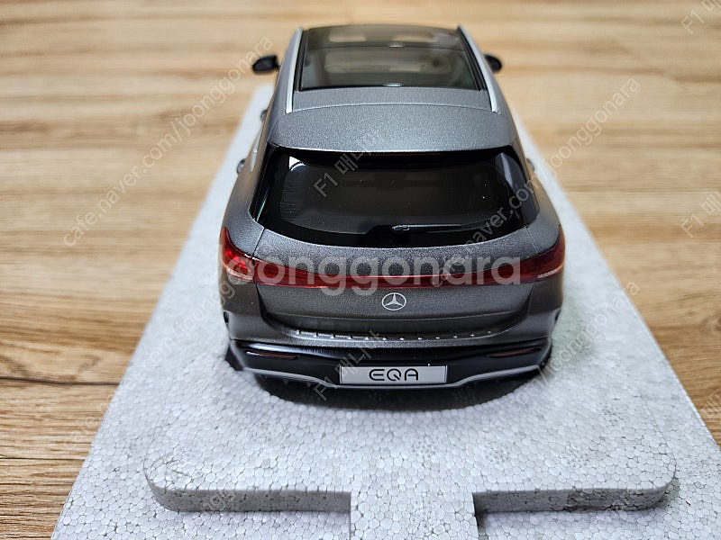 1:18 Mercedes Benz EQA, EQB 20...--4