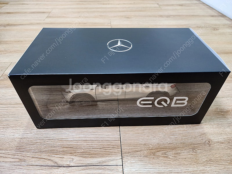 1:18 Mercedes Benz EQA, EQB 20...--7