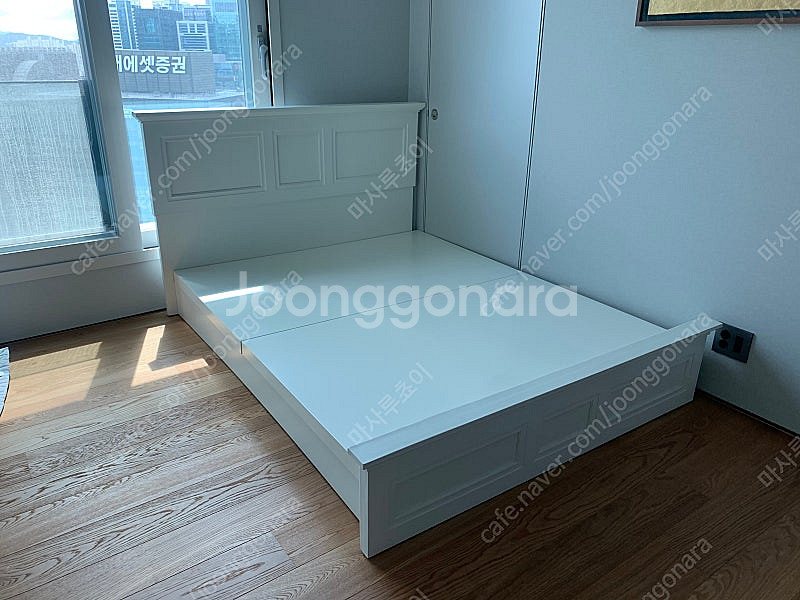 화이트 원목침대 프레임 퀸사이즈 상태최상(매트리스x)--0