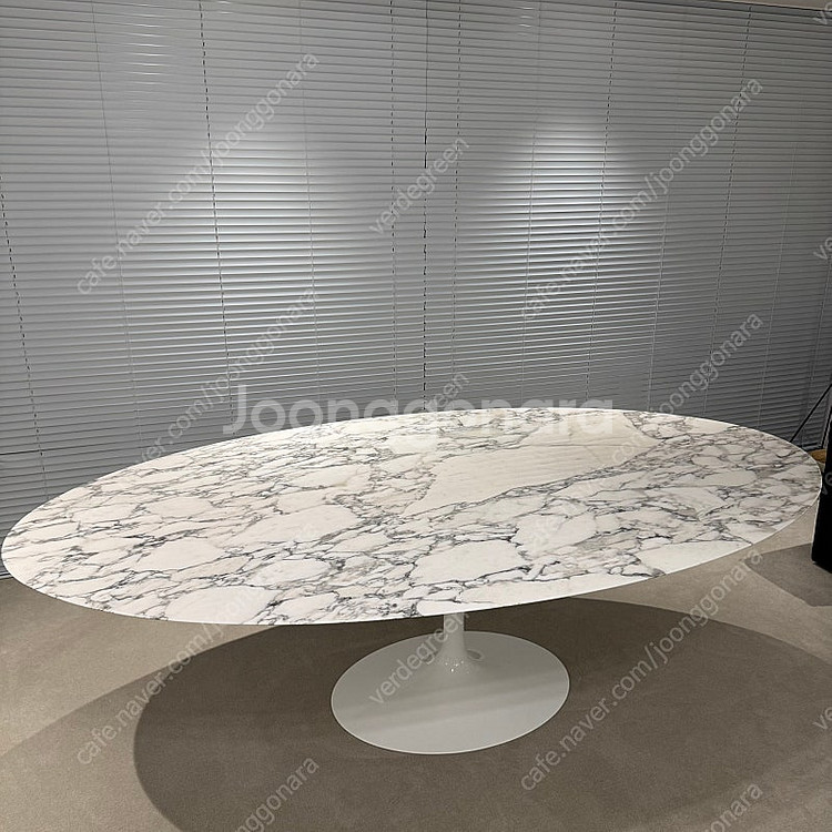 Knoll 사리넨 2400 다이닝 테이블 아라베스카토--1