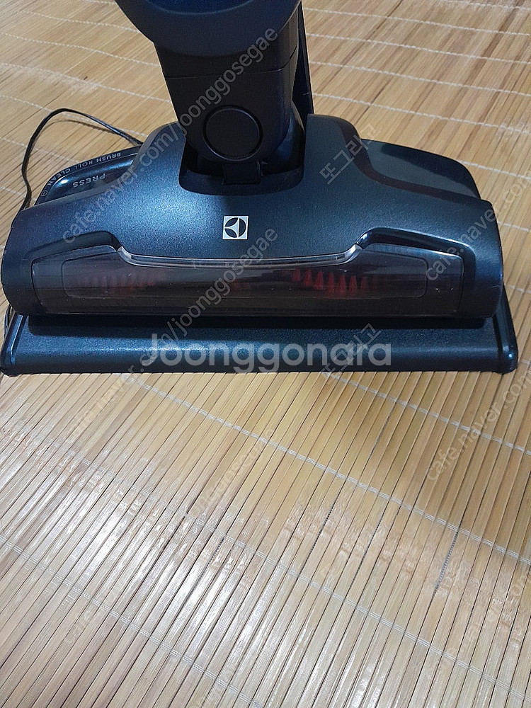 일렉트로룩스 무선청소기 Well Q6 부품 30000원--3