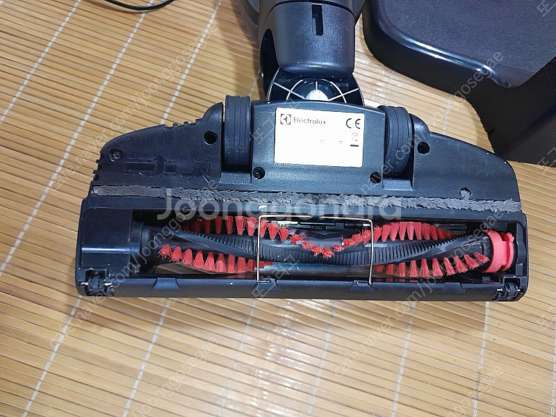 일렉트로룩스 무선청소기 Well Q6 부품 30000원--6