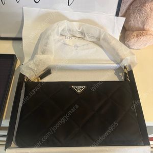 프라다 퀼팅 파우치백 금장 체인 새상품