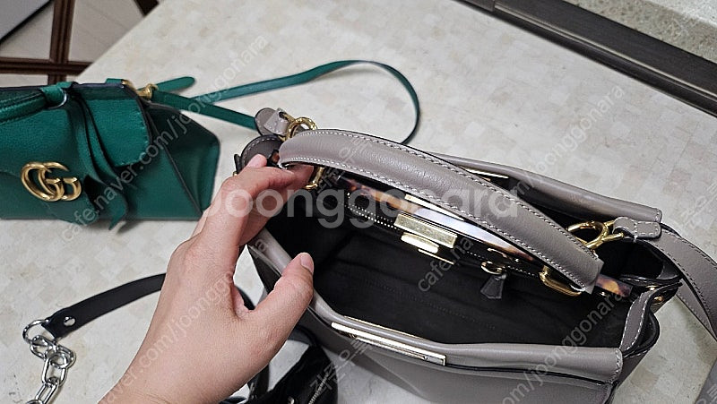 펜디 피카부 미듐 에토프--1