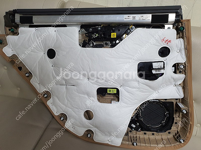 G80 RG3 뒷좌석 도어트림 팝니다--2
