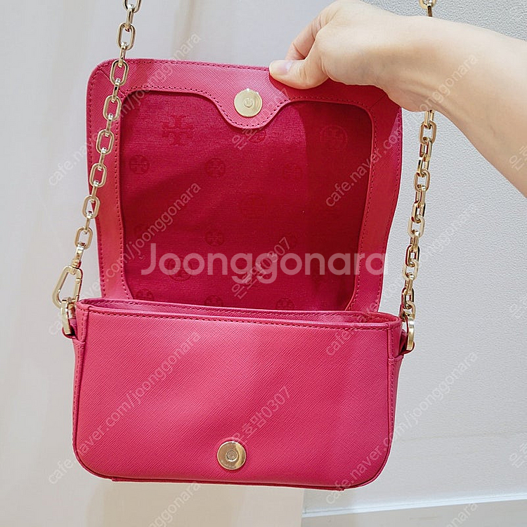 토리버치 진핑크 크로스가방 / 택포10만원--2