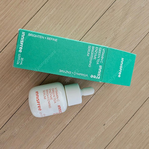 새상품 이니스프리 비타씨 그린티 엔자임 잡티 토닝 세럼 30ml