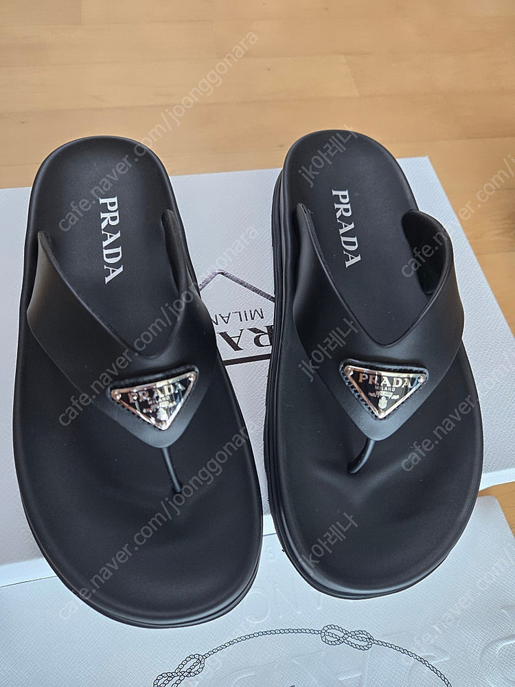 새제품)프라다 러버 통 샌들 쪼리(샤넬,에르메스,구찌 이미지