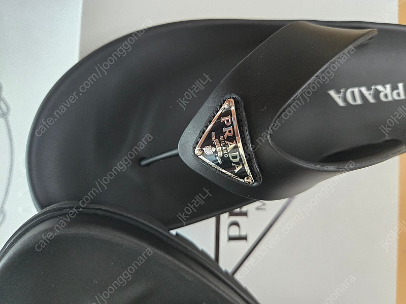 새제품)프라다 러버 통 샌들 쪼리(샤넬,에르메스,구찌 이미지