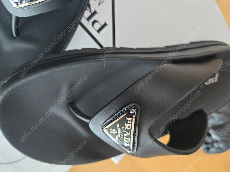 새제품)프라다 러버 통 샌들 쪼리(샤넬,에르메스,구찌 이미지