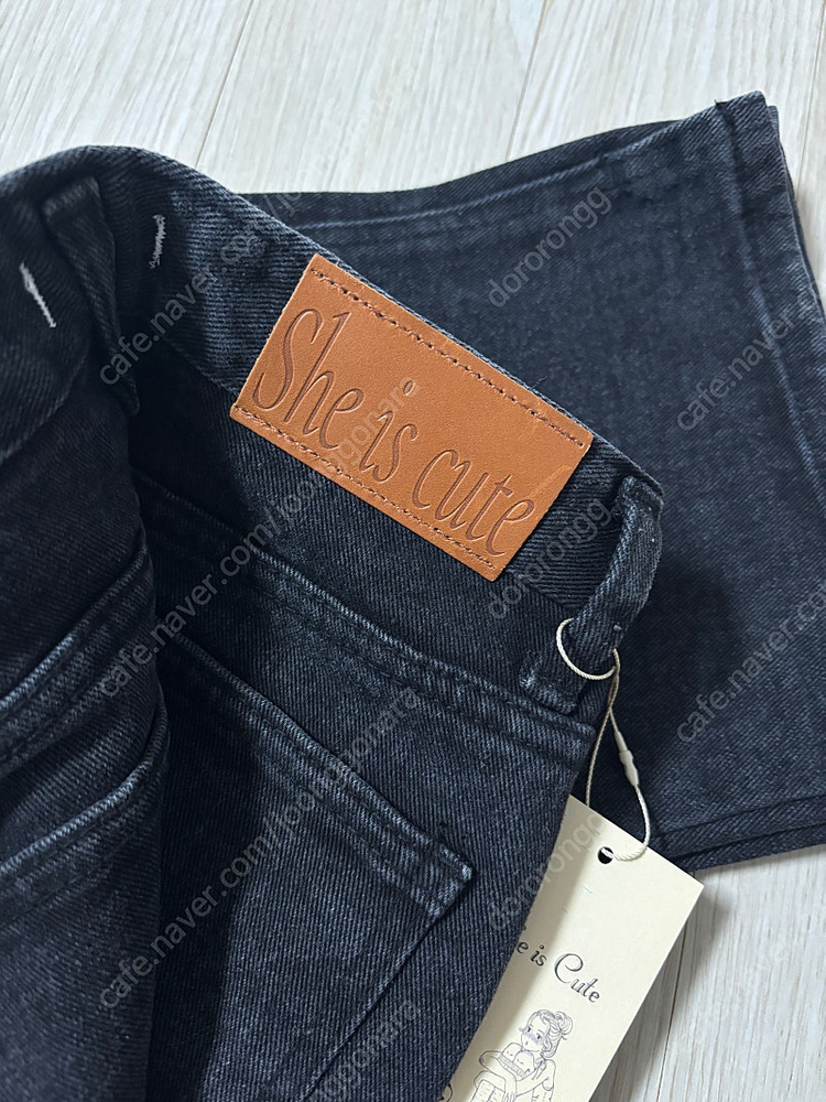 쉬이즈큐트(she is cute) 블랙슬릿진(black slit jeans) 2사이즈 이미지