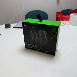 레이저 Naga v2 pro 마우스 팝니다