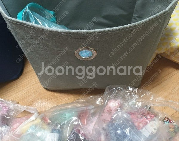 리본재료 박스당40000원에 무조건 드려요(랜덤발송이세...--0