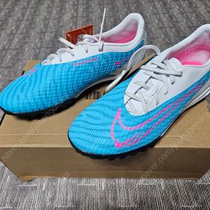 나이키 팬텀 GX 아카데미 TF 팝니다.