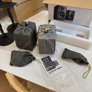 오디오엔진 A2+ Wireless 블랙 팝니다 (거치대, 거치봉 세트 포함)