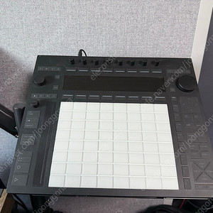 에이블톤 Ableton Push 3 거의 완전한 신동급 판매합니다