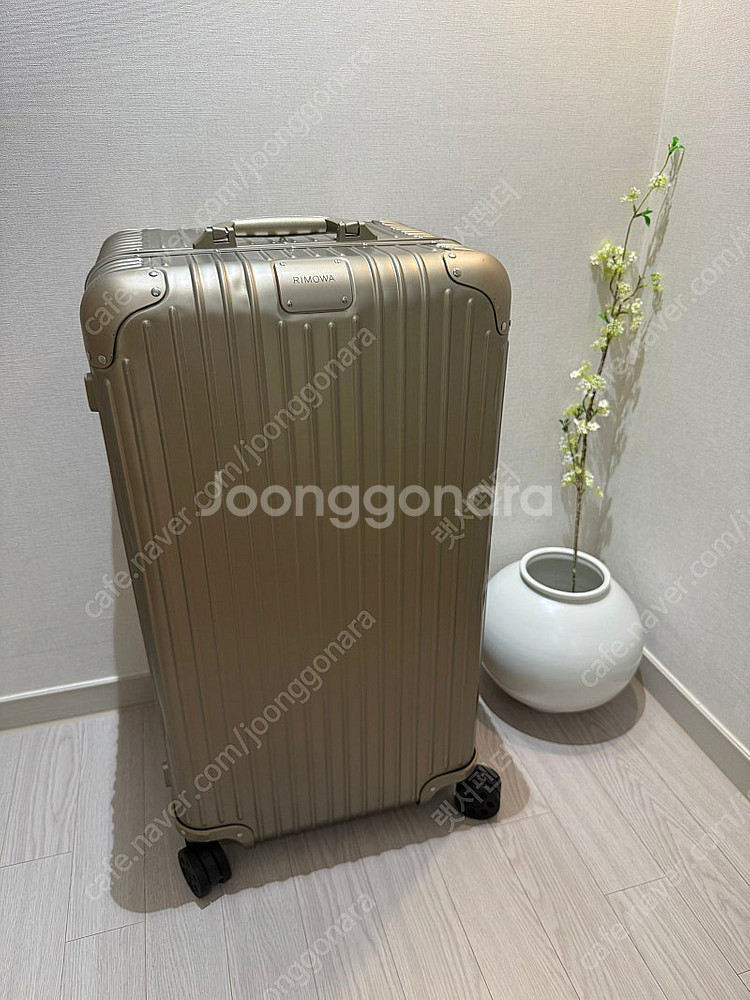 리모와 오리지널 트렁크플러스 티타늄골드 색상--4