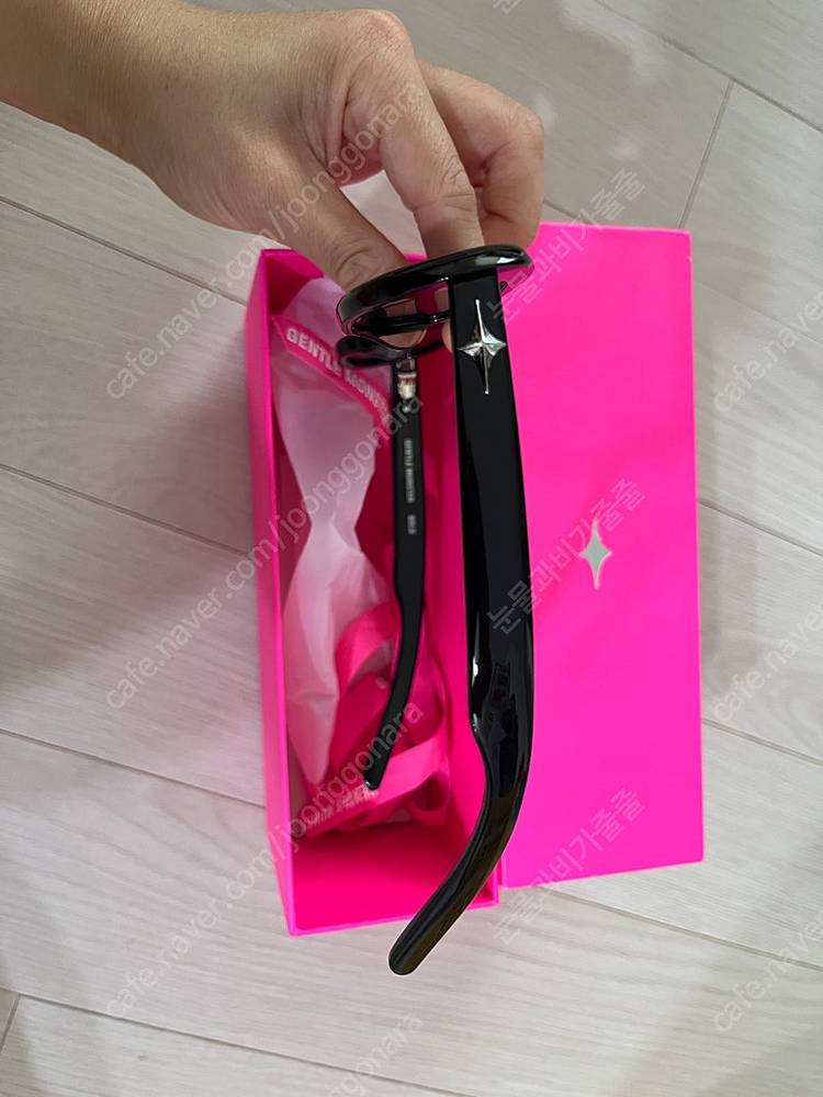 젠틀몬스터 반도네온 블랙 팝니다--2