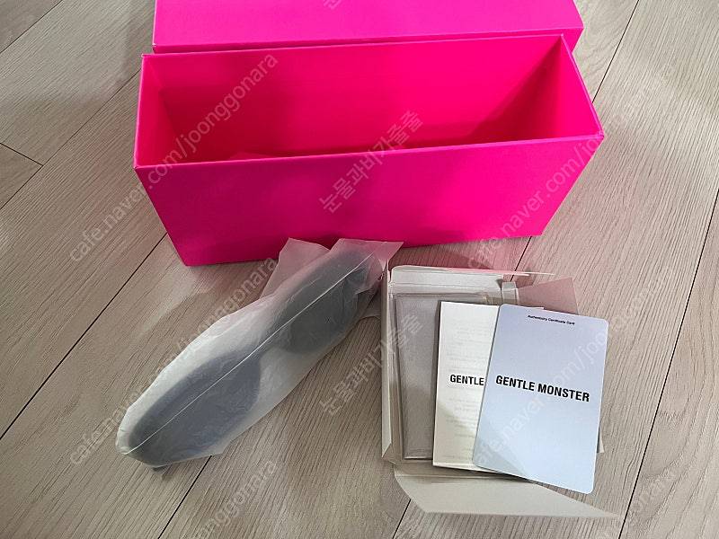 젠틀몬스터 반도네온 블랙 팝니다--6