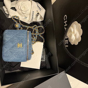 샤넬 골드볼 베니티 정사각 데님백 씰붙어있는 새상품