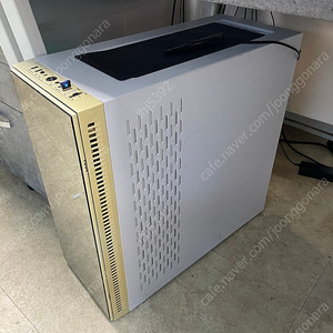 인텔 i7 12700k, 슈프림 지포스 rtx3080 2장 달린 데스크탑(본체) 판매합니다.