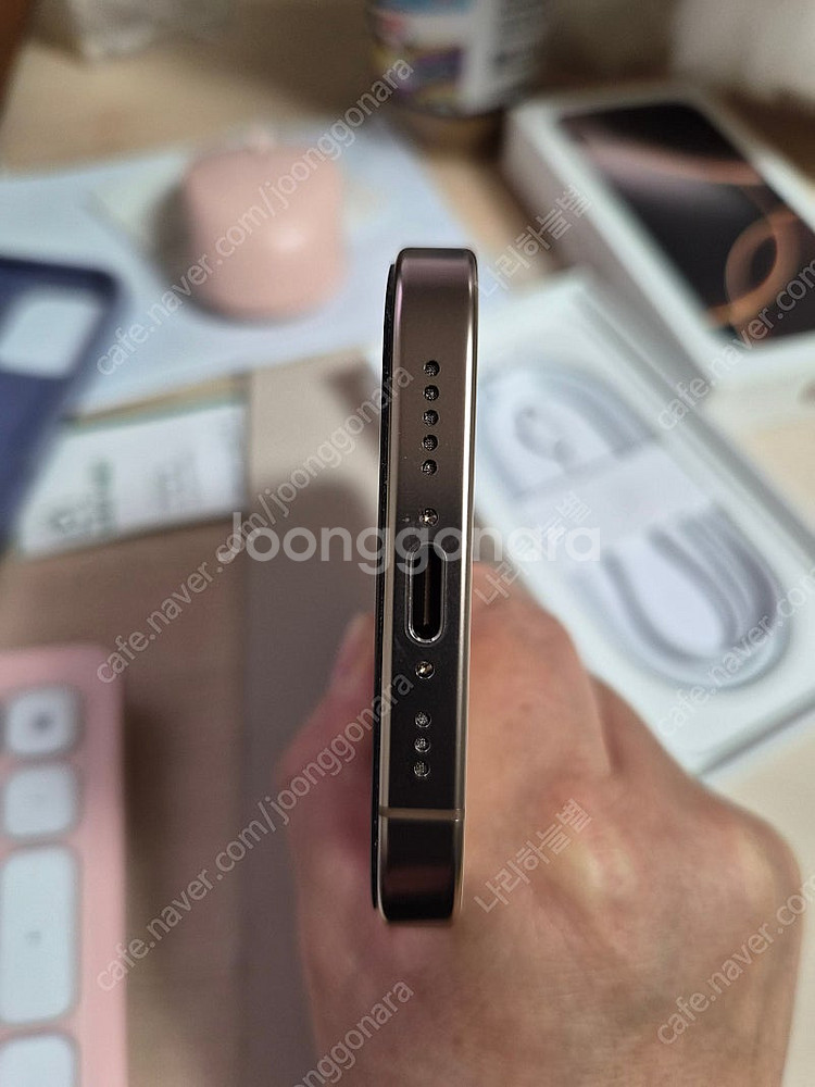 자급제 아이폰16 프로 128GB 데저트 티타늄 최상입...--7