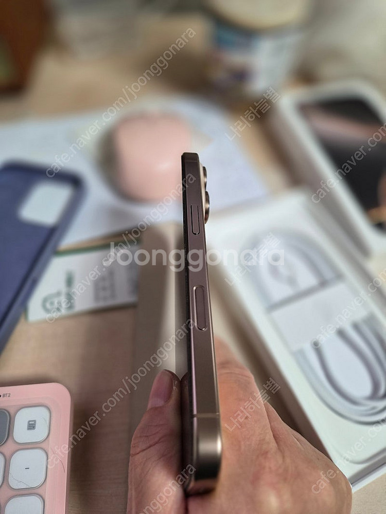 자급제 아이폰16 프로 128GB 데저트 티타늄 최상입...--9