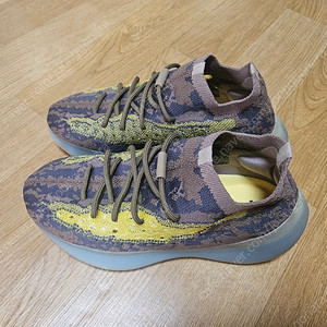 아디다스 이지 부스트 380 LMNTE(사이즈 255) 택포 10만원에 팝니다