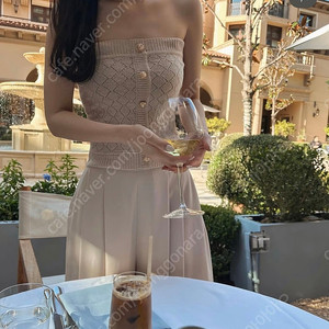 (새상품)더로랑 펄 시퀸 니트탑 튜브탑