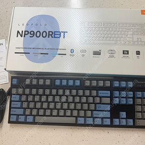 레오폴드 키보드 NP900RBT 저소음 적축 판매합니다.