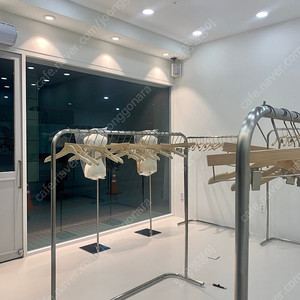 옷가게 행거 , 옷가게 마네킹, 옷가게 옷걸이 판매합니다.