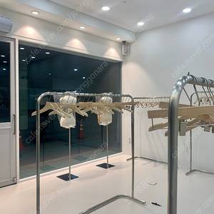 옷가게 행거 , 옷가게 마네킹, 옷가게 옷걸이 판매합니다.