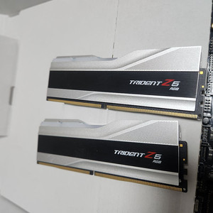 DDR5 지스킬 트라이던트 Z5 RGB 32GB 램 6000Mhz