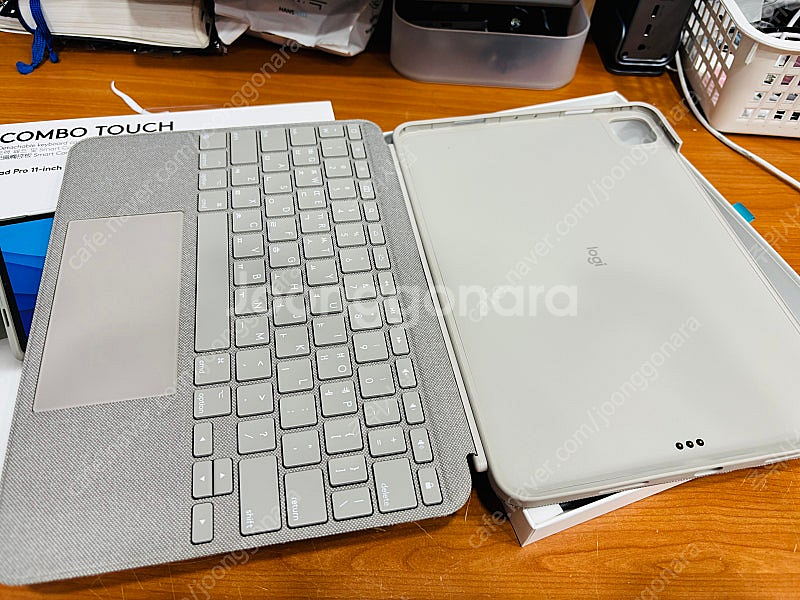로지텍 콤보 터치 키보드 케이스 (iPad Pro 11...--2