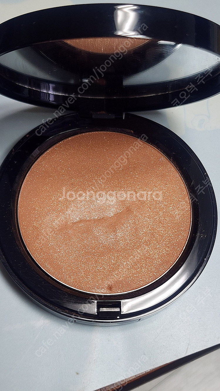 바비브라운 ㅡ브론즈파우더 골든라이트 택포22천--0