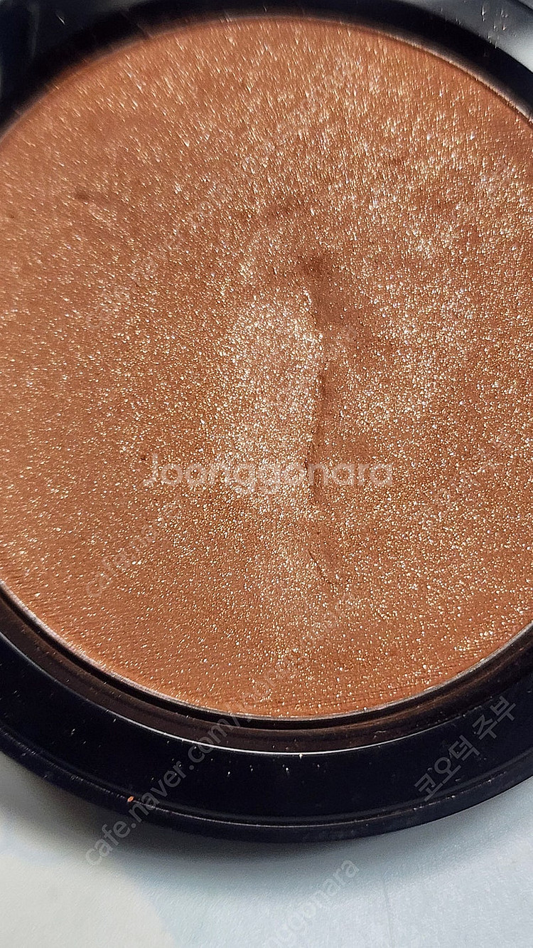 바비브라운 ㅡ브론즈파우더 골든라이트 택포22천--3