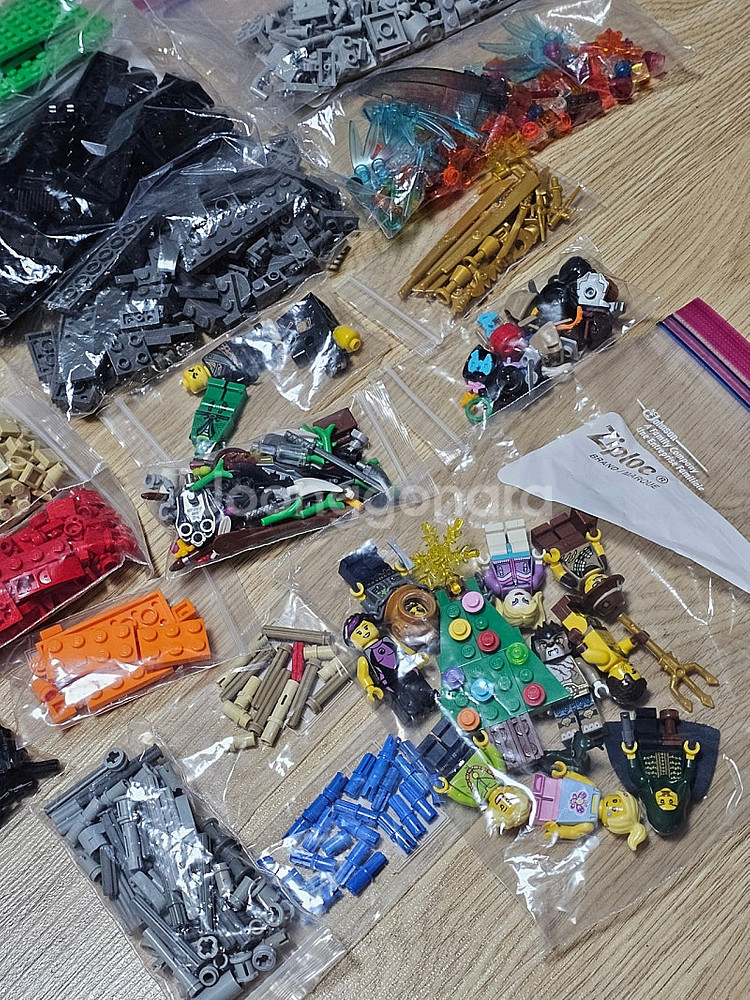 정품 레고 일괄판매 (피규어 파츠 포함)--1