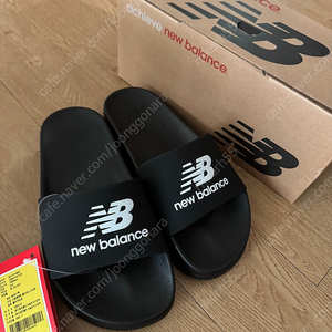 뉴발란스 슬리퍼 240 새상품