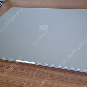 2019 맥북프로 16인치 i9, 16g메모리, 1T SSD 실버 70만원에 팝니다.