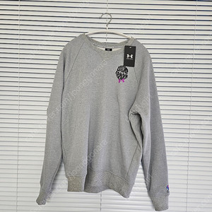 [새상품 ]언더아머 맨투맨 (우체국택배비포함)