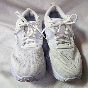 호카 본디8 올화이트 여성용 7B(240) 택포7만원