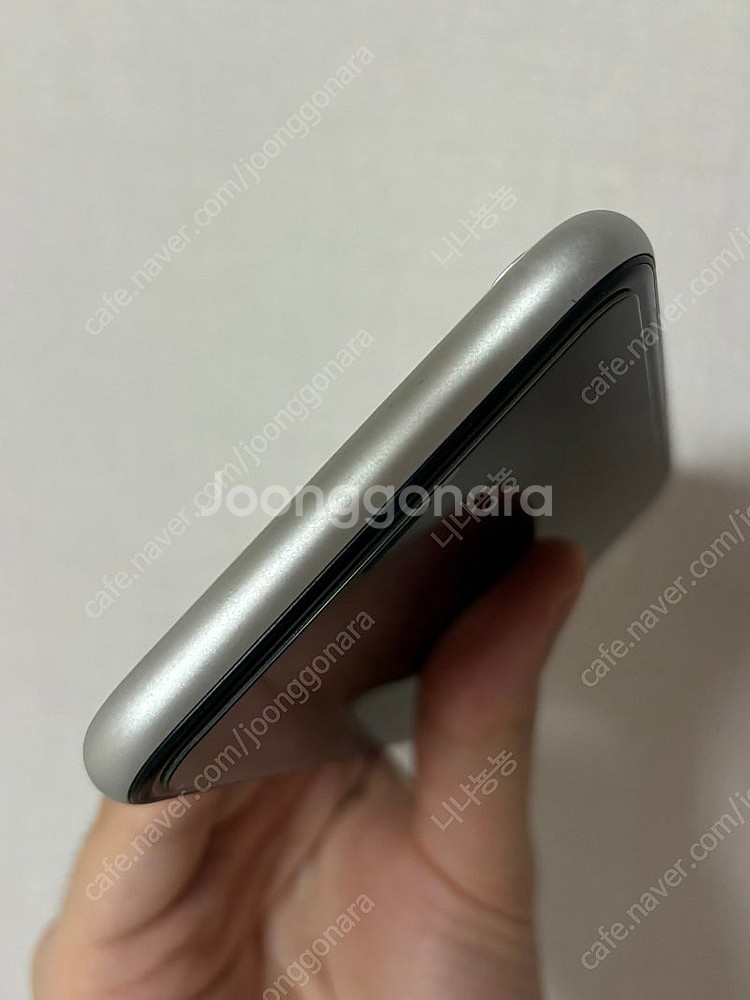 아이폰xr 64기가 화이트 무음 배터리93%--5