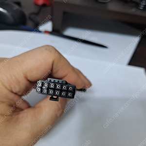 기가바이트 5070에 들어있던 12핀 파워케이블 팝니다~