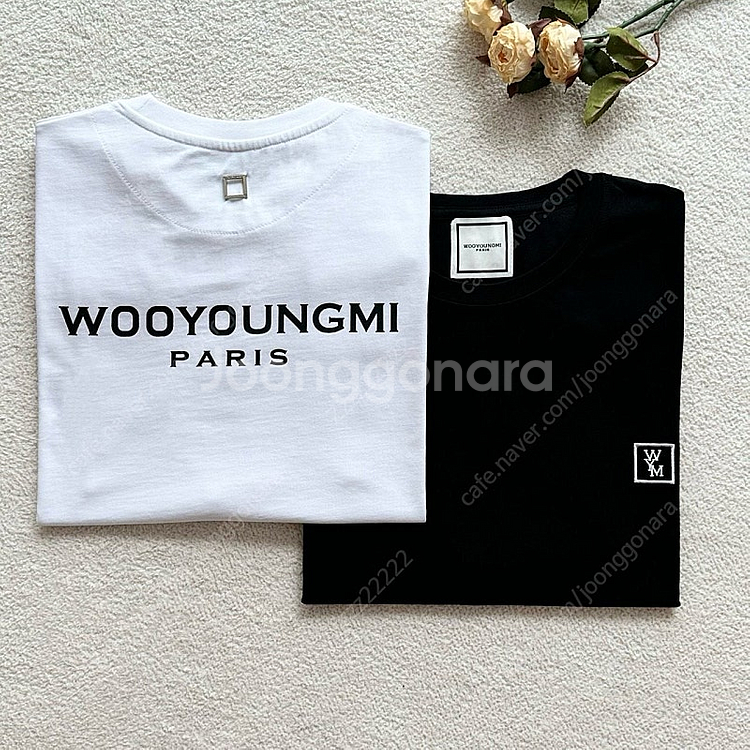 우영미 WYM패치 백로고 반팔 티셔츠--2