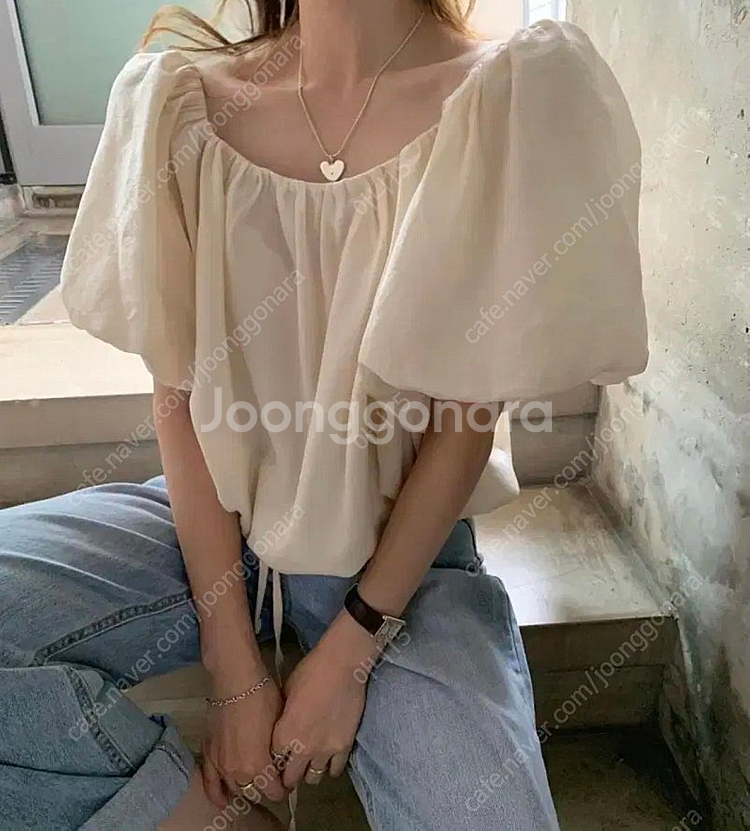 (새상품) poster 벌룬 퍼프 블라우스 / pyt 프영띵 포스터--2